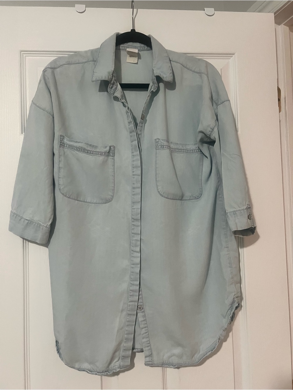 Lolë Light Blue Denim Button-Up Shirt ptp 18.5